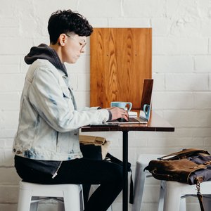 3 Ways That Remote Teams Make Code Review Work Across Multiple Timezones